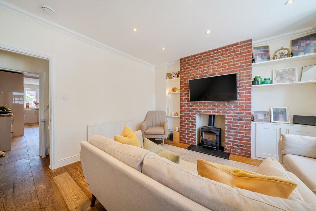 Property photo 2 of 16 1468027-9-6A18430...