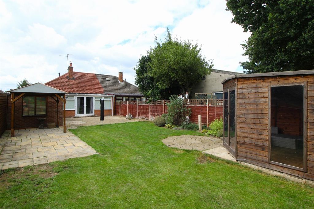 Property photo 2 of 15 Garden 1 .Jpg