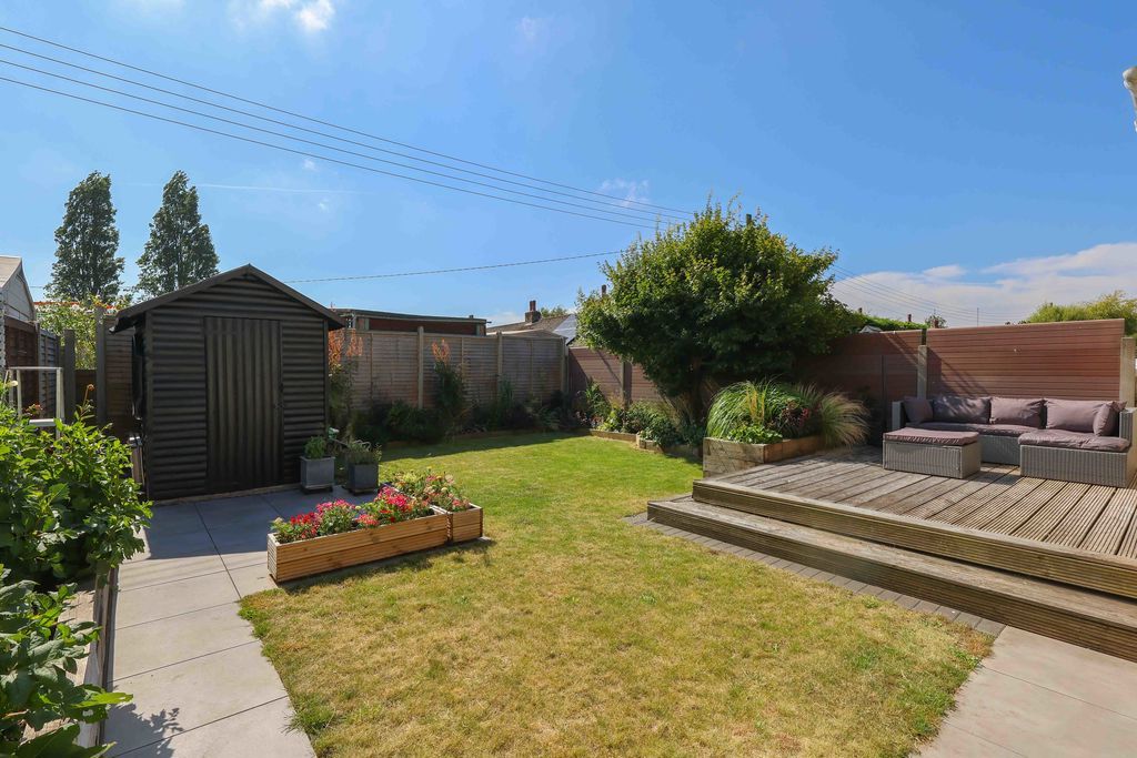 Property photo 3 of 29 Garden