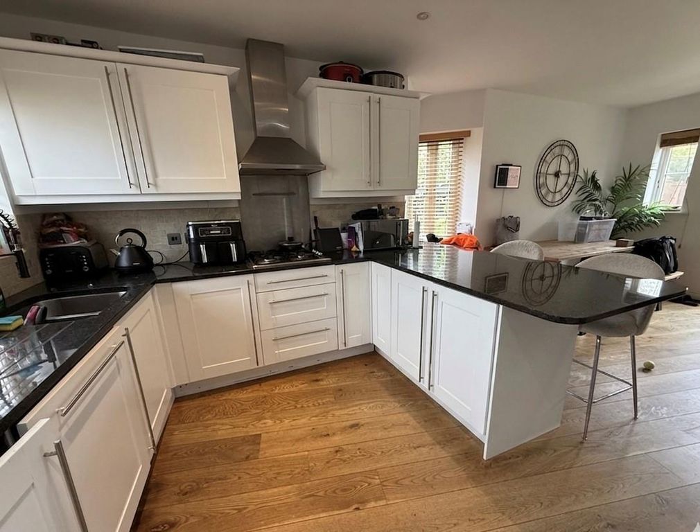 Property photo 2 of 14 11.Jpg
