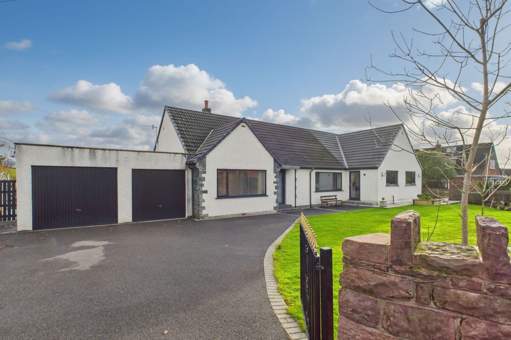 Property photo 1 of 42