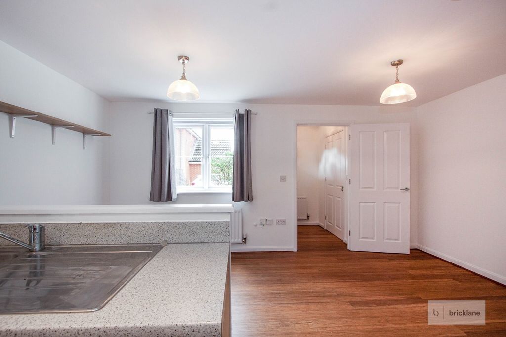 Property photo 3 of 12