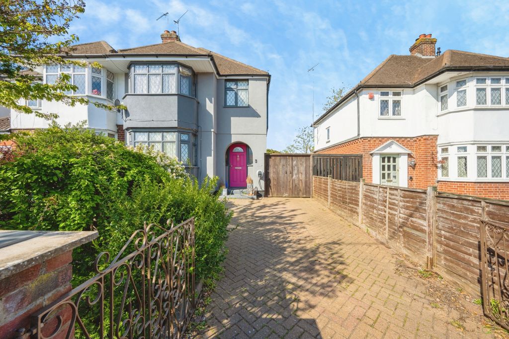 Property photo 2 of 17