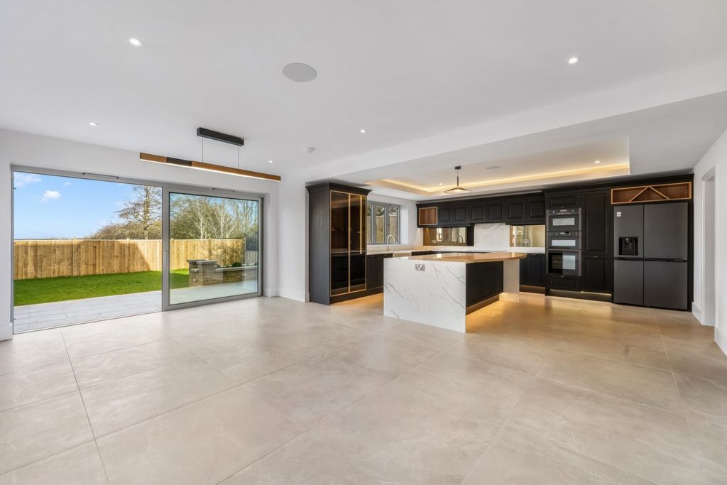 Property photo 2 of 27 Picture No. 55