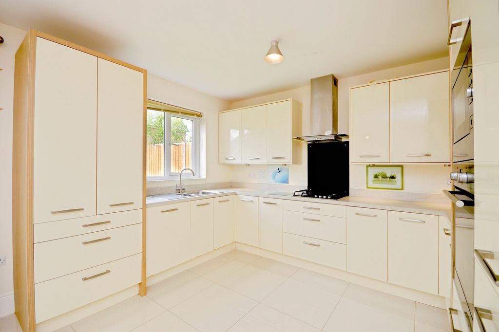 Property photo 2 of 18 Photo