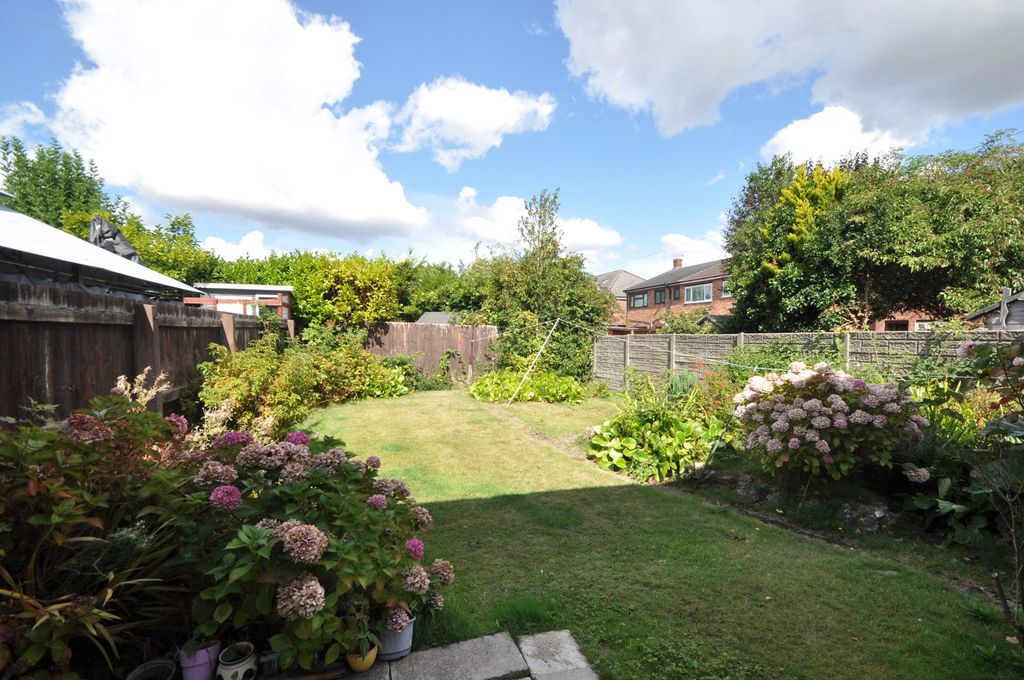 Property photo 2 of 40