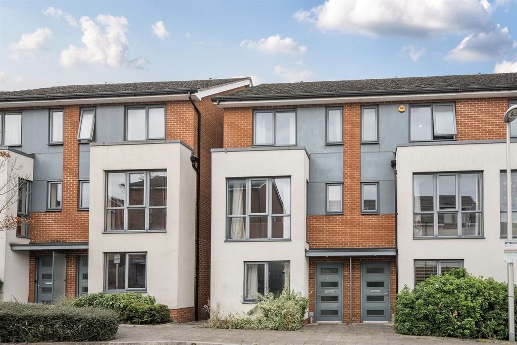 Property photo 1 of 13 (Main)