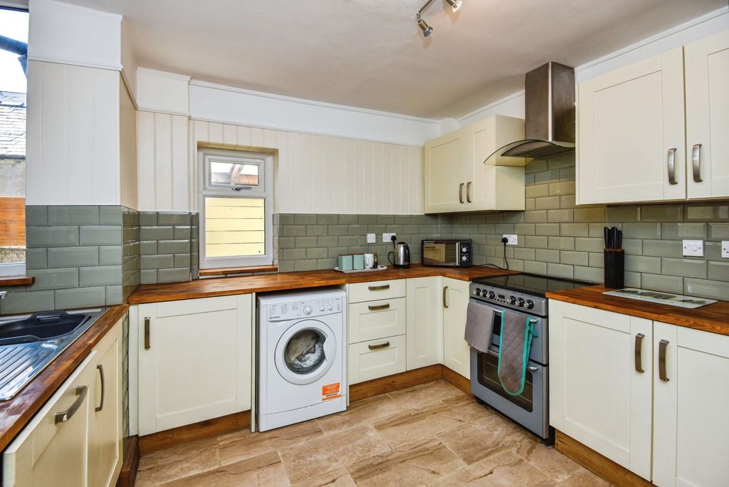 Property photo 2 of 20 Pbox-Img.Jpg