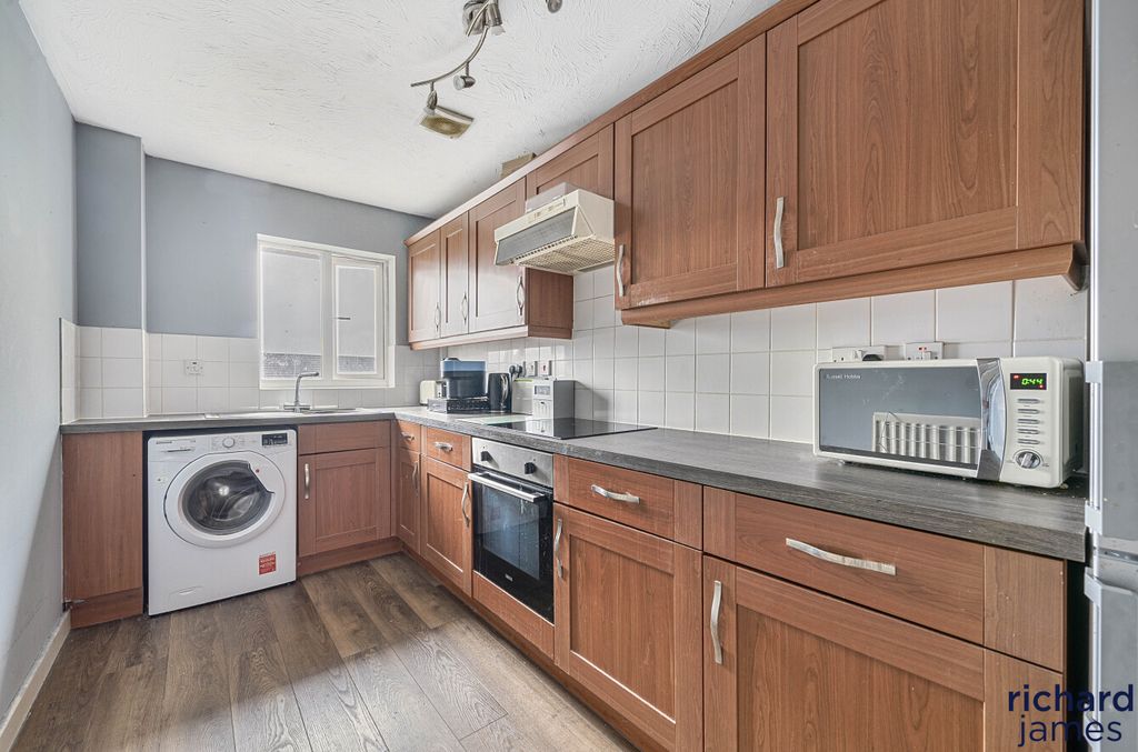 Property photo 2 of 12 6A2Aca82208043F3Aacd9854649Dfc3F