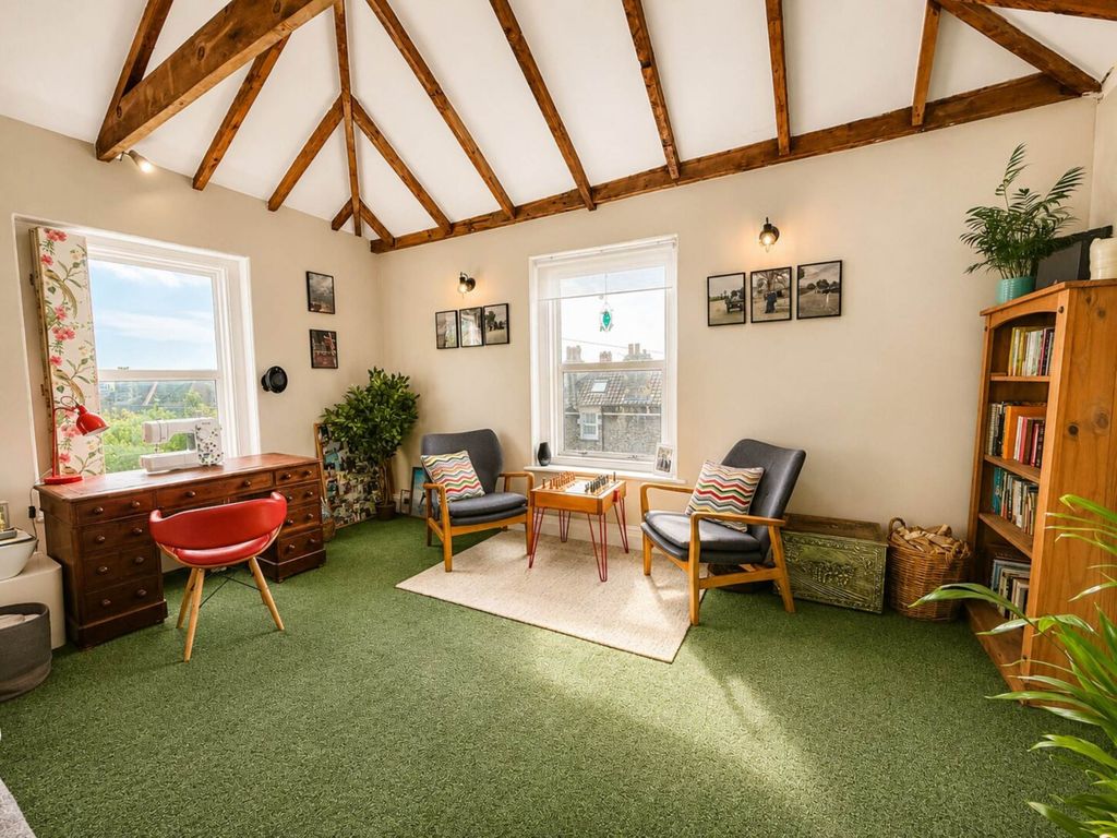 Property photo 3 of 38