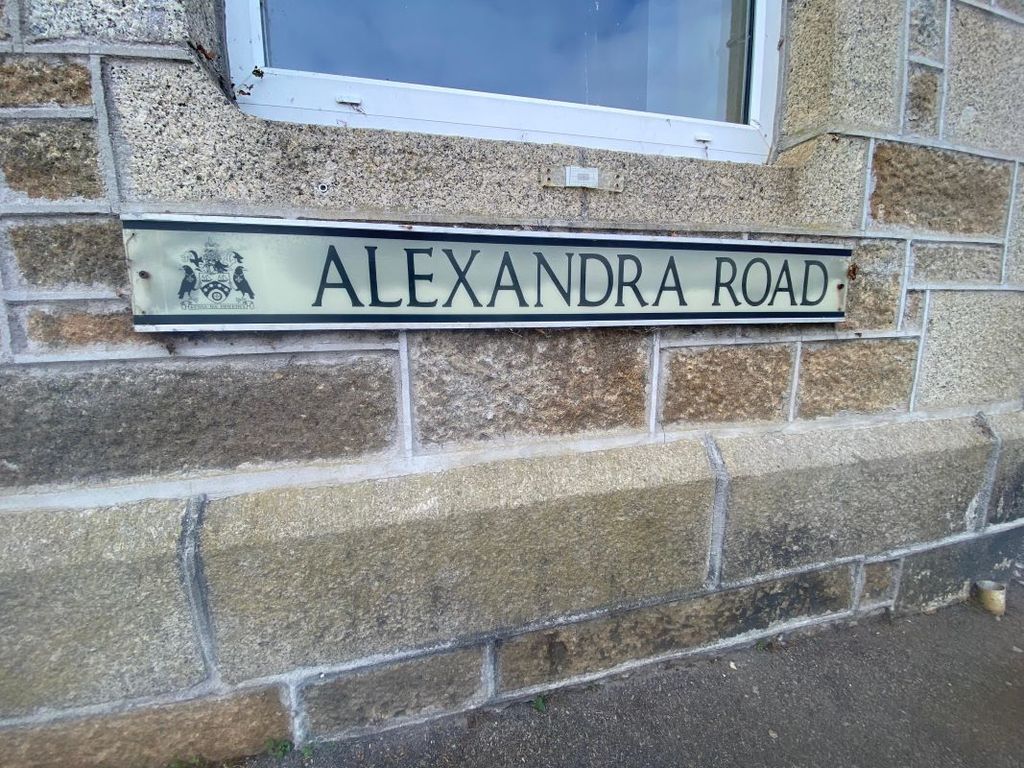 Property photo 3 of 19