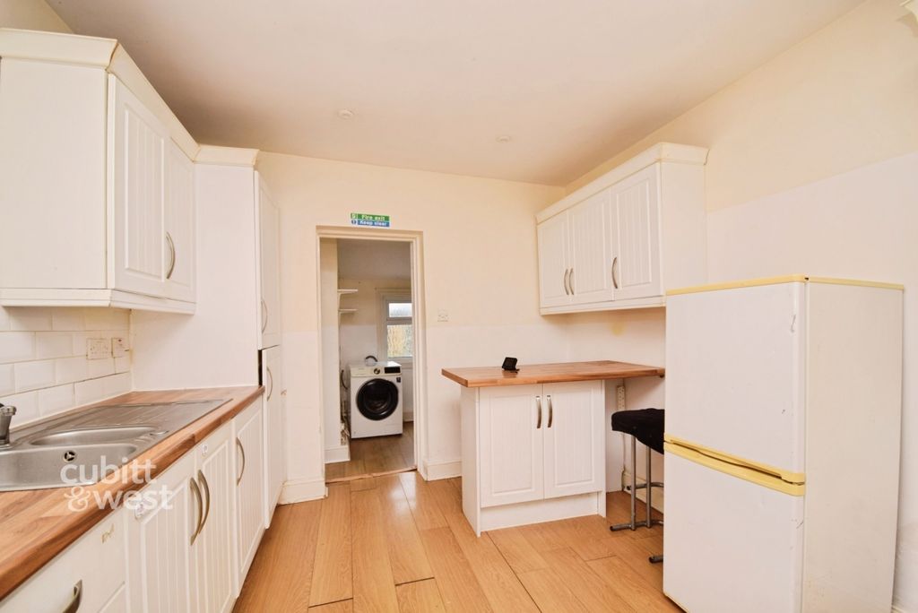 Property photo 2 of 11 66B4B945-Dsc_0055