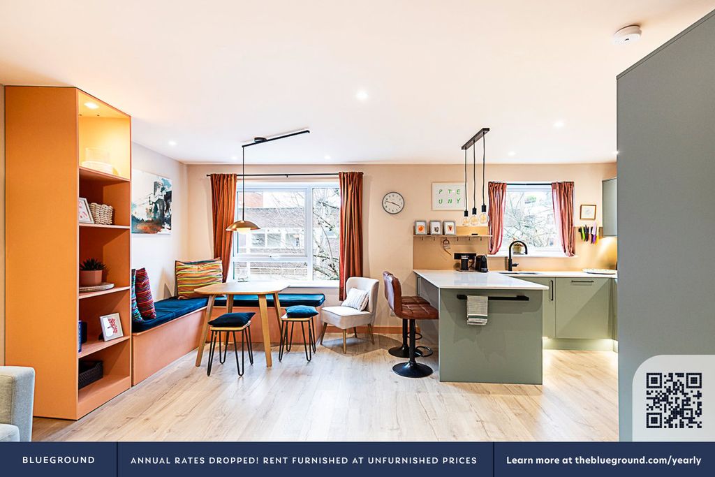 Property photo 3 of 25 Living Room