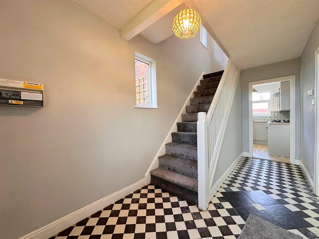 Property photo 2 of 14 Entrance Hallway