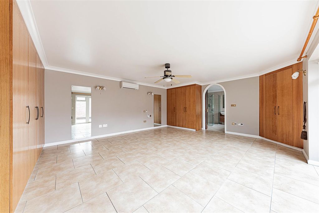 Property photo 2 of 62 L J Imaging-1.Jpg