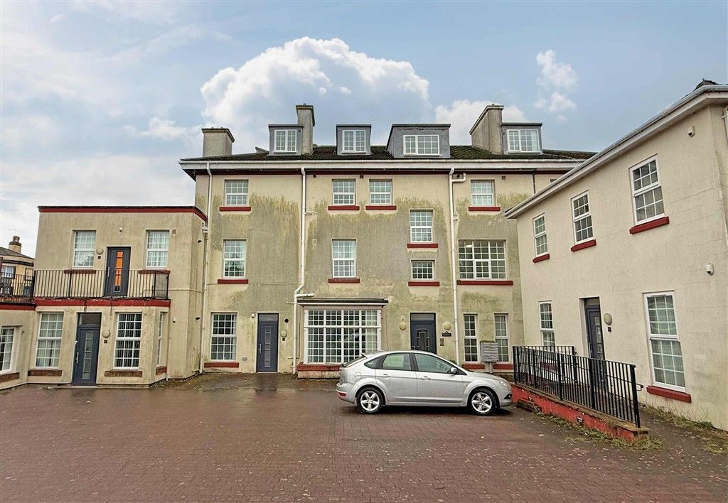 Property photo 1 of 9