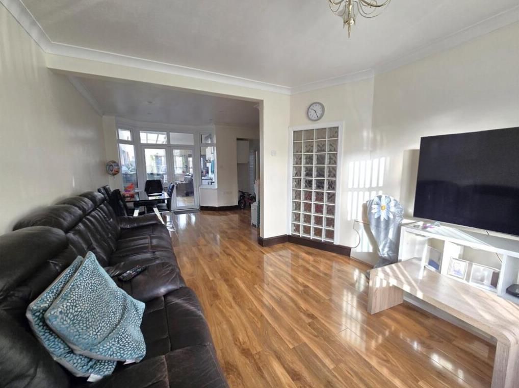 Property photo 2 of 11