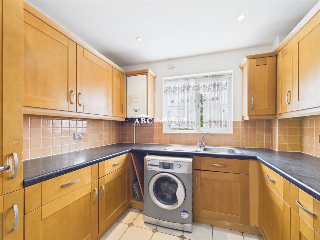 Property photo 3 of 12 Cam03827G0-Pr0146-Still007.Jpg