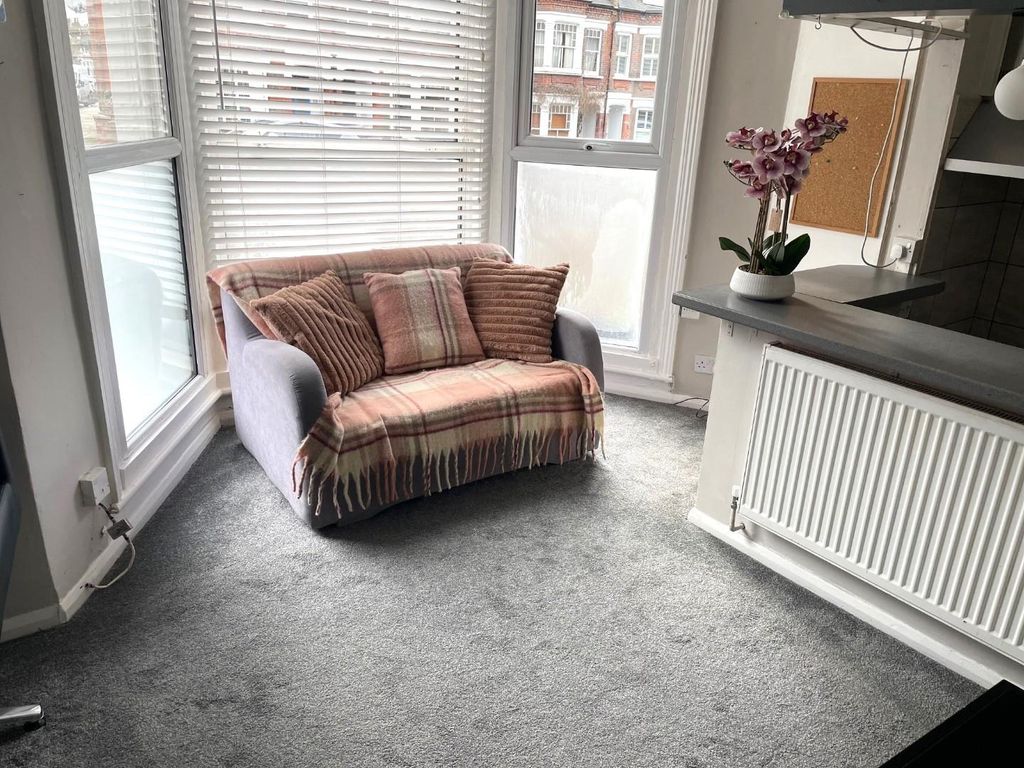 Property photo 2 of 7 New Living Room.Jpg