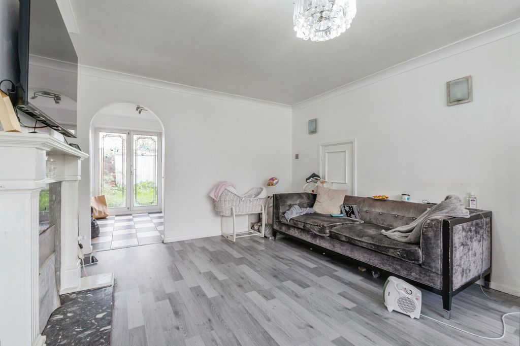 Property photo 2 of 17 Photography