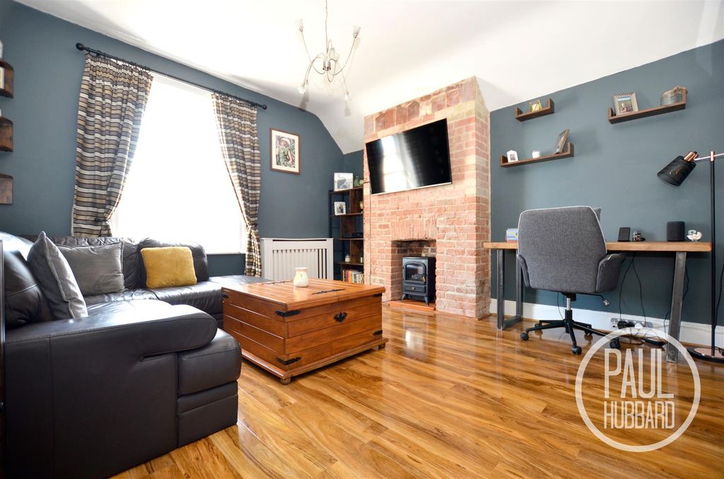 Property photo 2 of 16