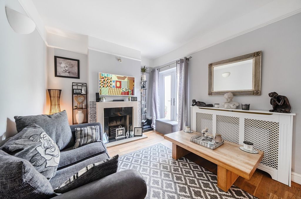 Property photo 2 of 18 Picture No. 12