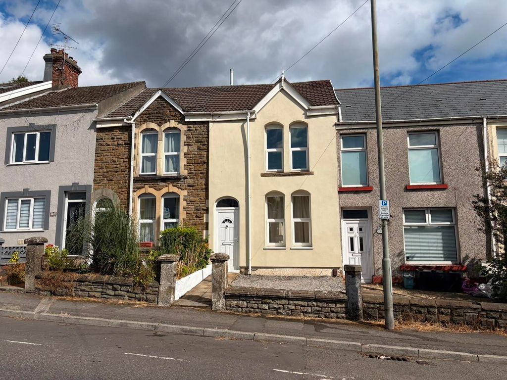 Property photo 1 of 32