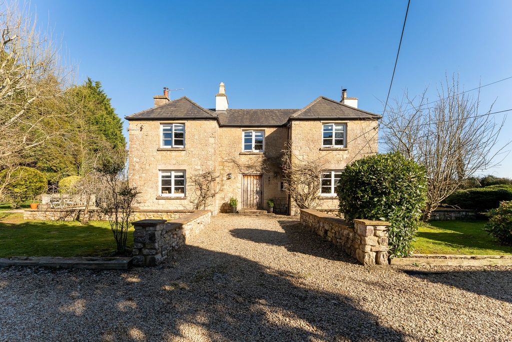 Property photo 1 of 37