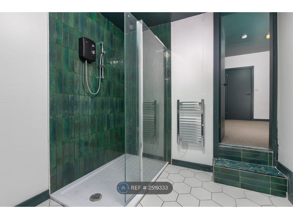 Property photo 2 of 6 Bathroom