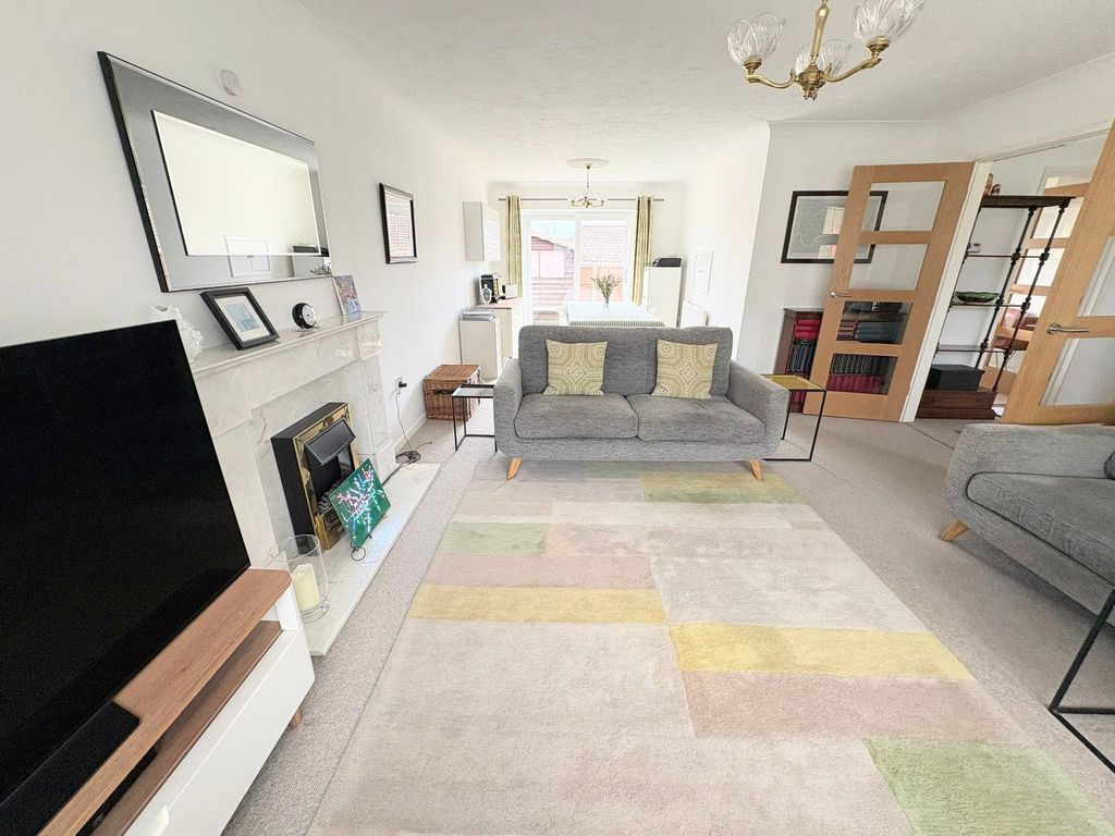 Property photo 2 of 17