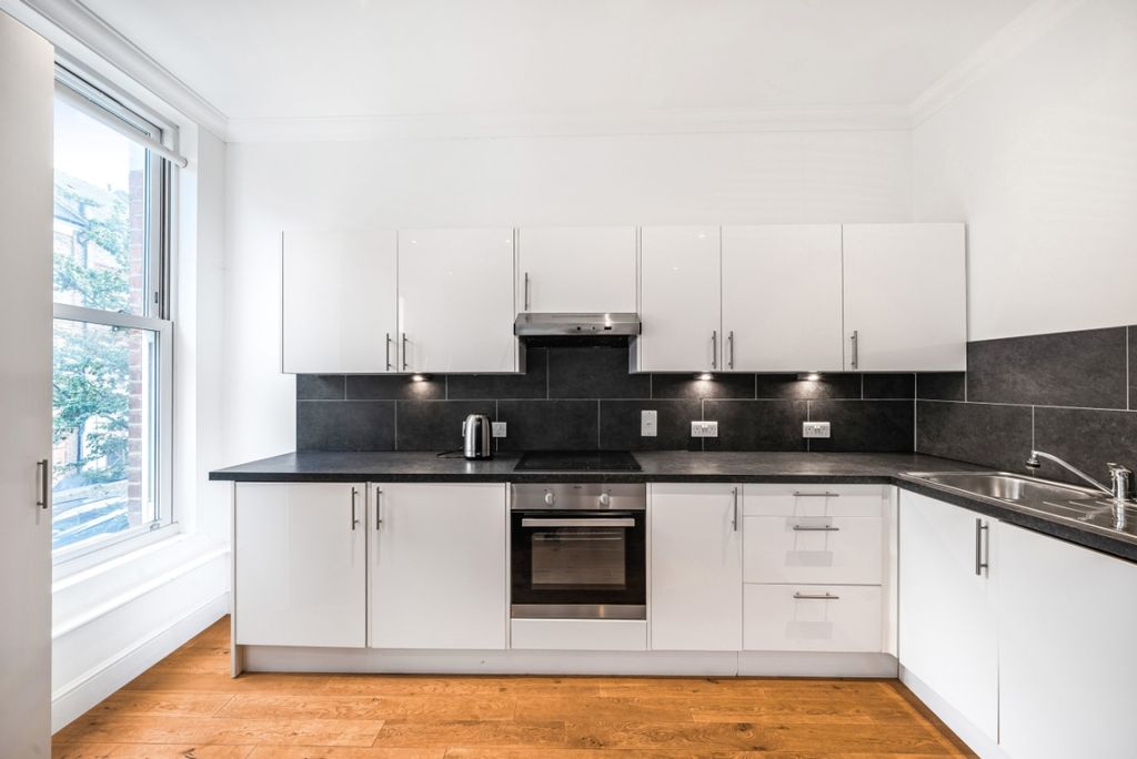 Property photo 2 of 5 Kitchen