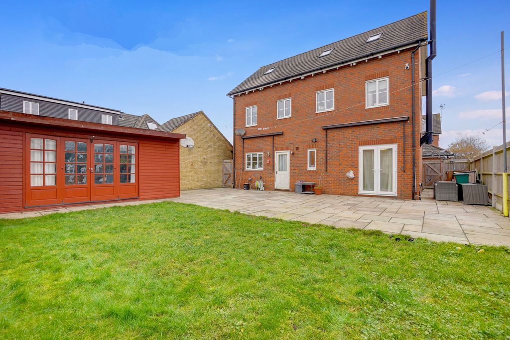 Property photo 1 of 21