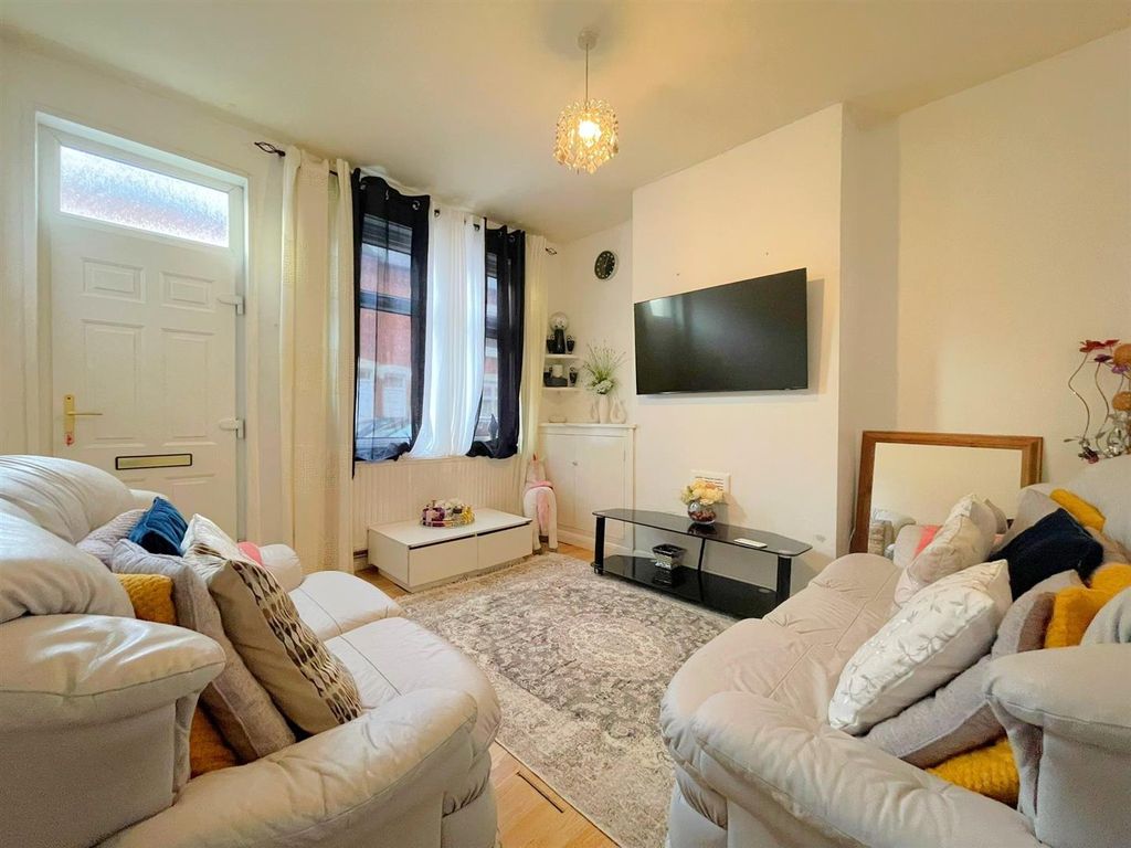 Property photo 2 of 9 Living Room