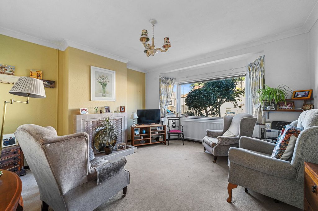 Property photo 2 of 12