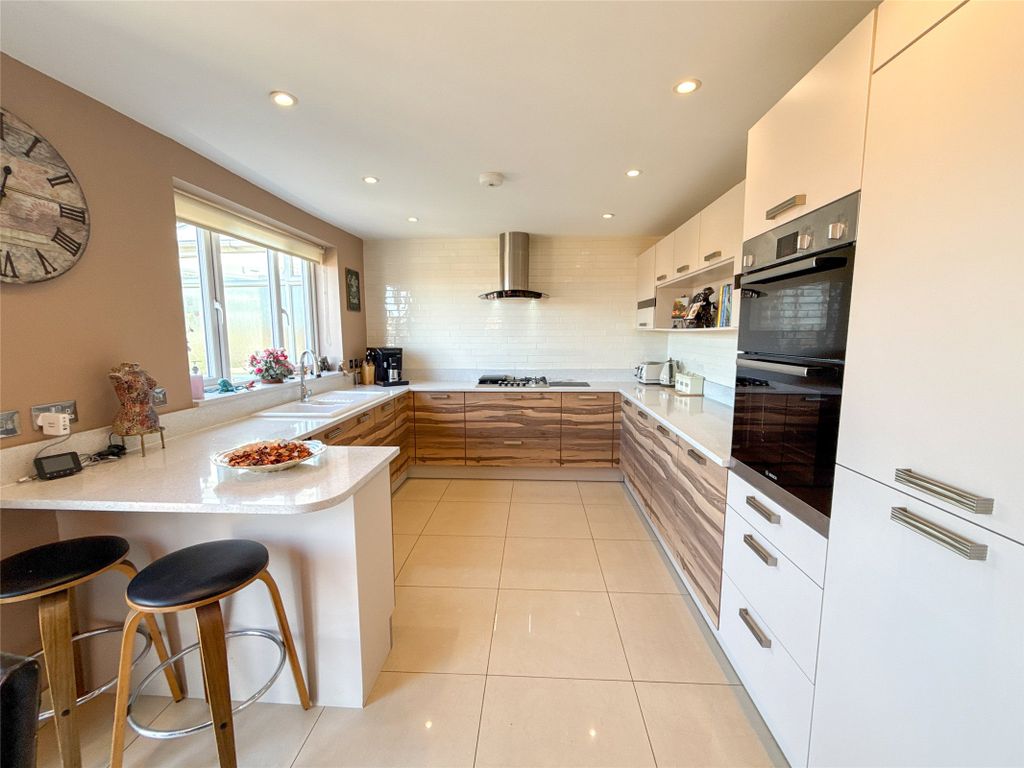 Property photo 3 of 26 Dining Kitchen