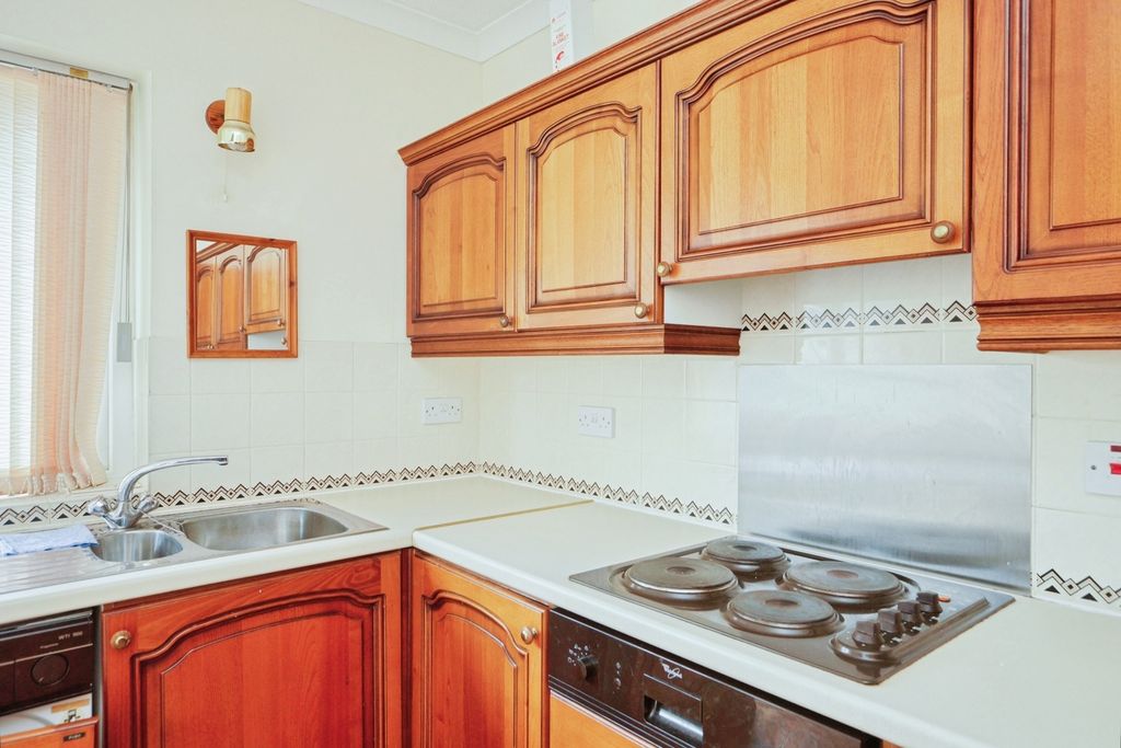 Property photo 2 of 32 Pbox-Img.Jpg