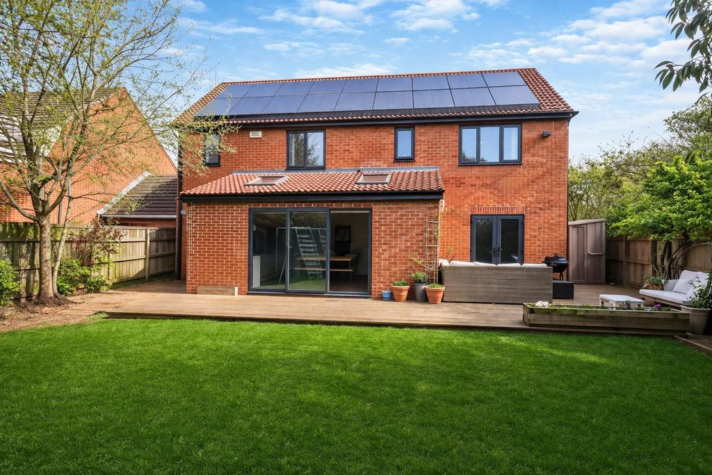 Property photo 2 of 27