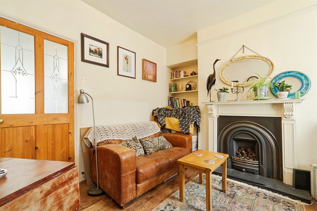 Property photo 3 of 17
