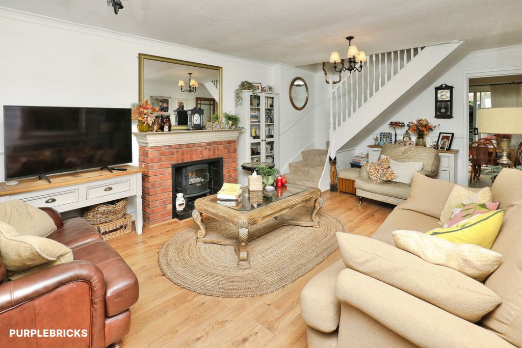Property photo 2 of 20