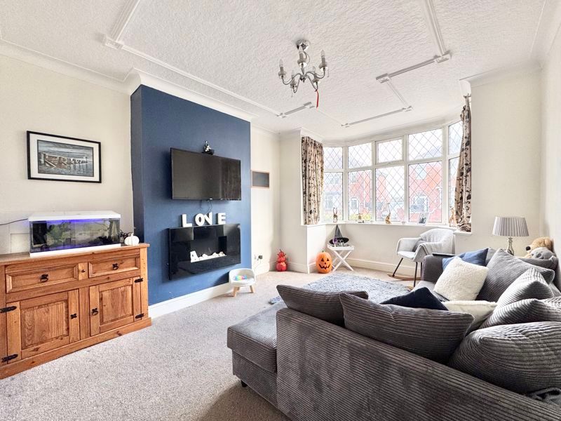 Property photo 2 of 20 Lounge