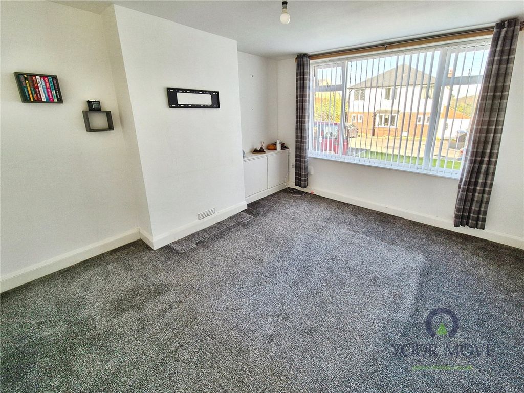 Property photo 2 of 10 Lounge