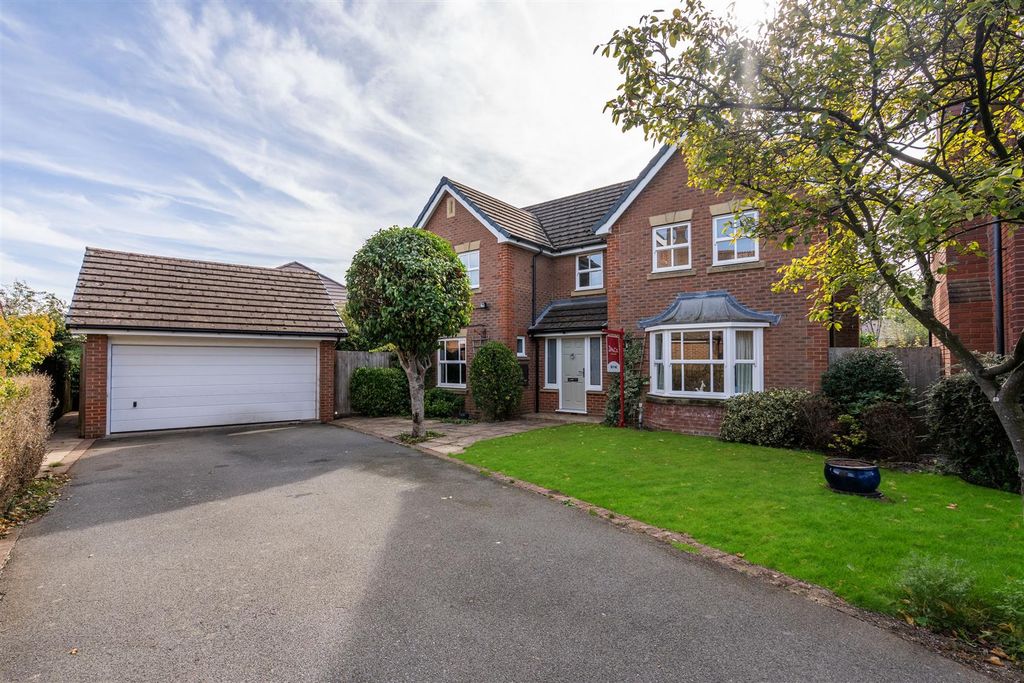 Property photo 1 of 18 3 Nesfield Grove_23.Jpg