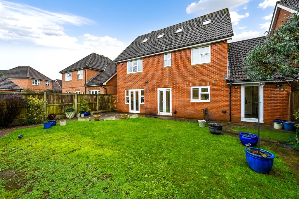 Property photo 3 of 28