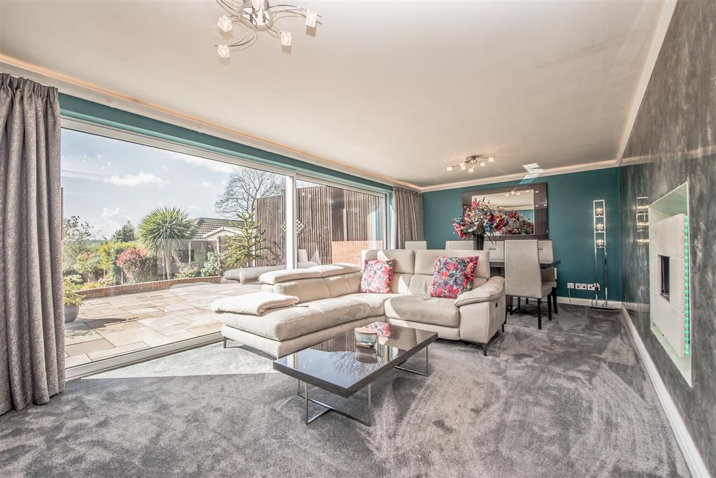 Property photo 2 of 47 Living Room: