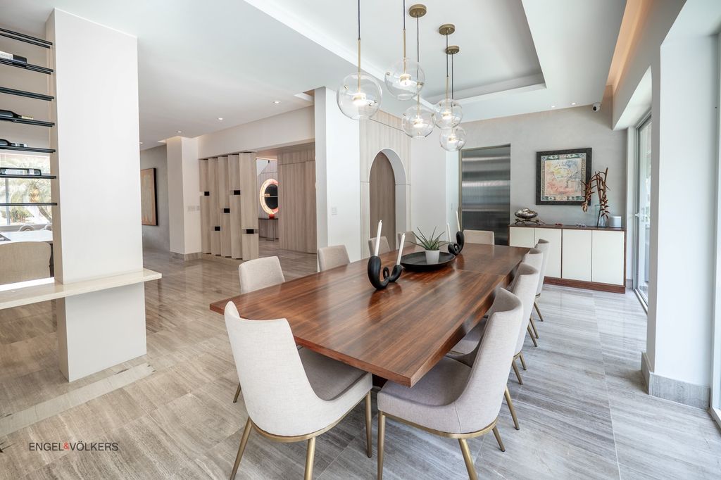 Property photo 2 of 33