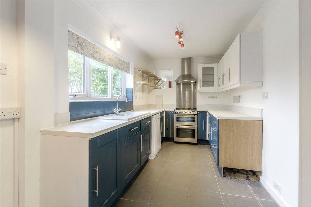 Additional image 5 of 4 bed semi-detached house to rentHillside Way, Weston Favell Village, Northampton, Northamptonshire NN3