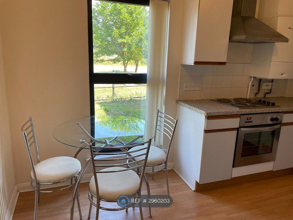 Property photo 3 of 7 Dinning Area