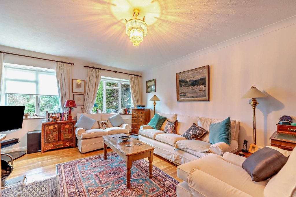 Property photo 3 of 17 Sitting Room