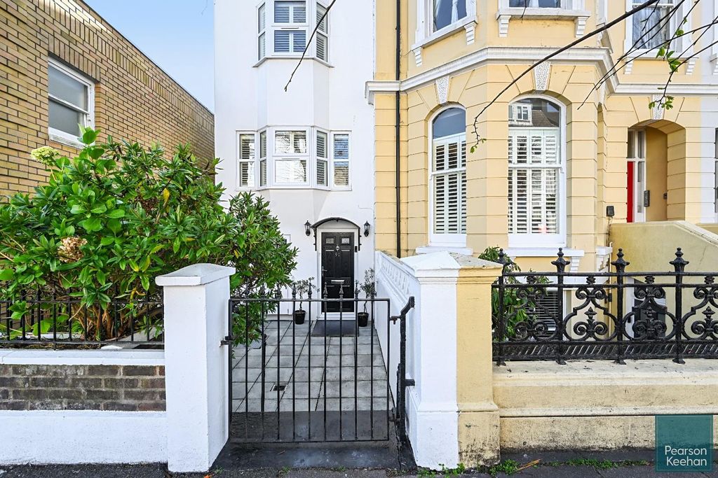 Property photo 2 of 28 91 St.Aubyns, Hove, Bn3 (7).Jpg