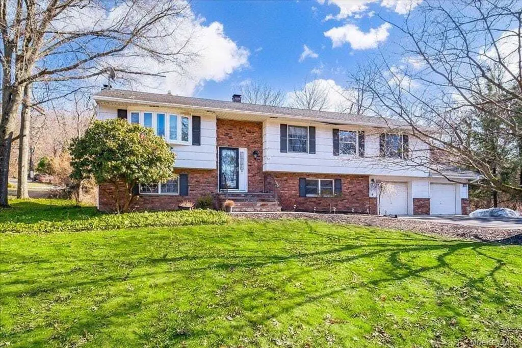 Property photo 1 of 31